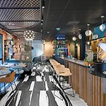 Tribe Paris La Defense Esplanade Hotel 4*