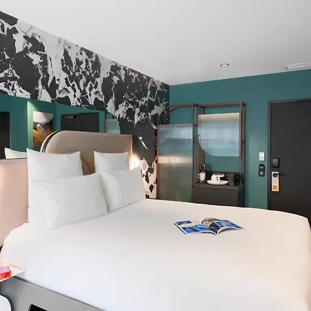 Tribe Paris La Defense Esplanade 4* كوربوفوا