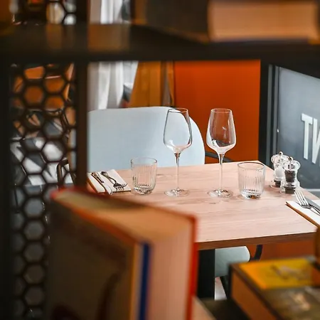 Tribe Paris La Defense Esplanade 4* Κουρμπεβουά