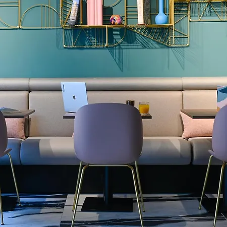 Hotel Tribe Paris La Defense Esplanade