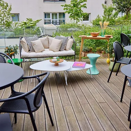 Tribe Paris La Defense Esplanade 4*