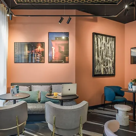 Tribe Paris La Defense Esplanade 4*