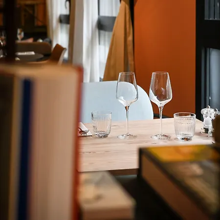 Tribe Paris La Defense Esplanade Hotel 4*