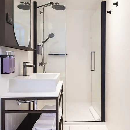 Hotel Tribe Paris La Defense Esplanade