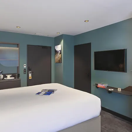 Tribe Paris La Defense Esplanade 4* Courbevoie
