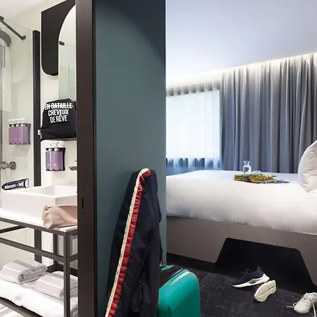 Tribe Paris La Defense Esplanade Hotel 4*