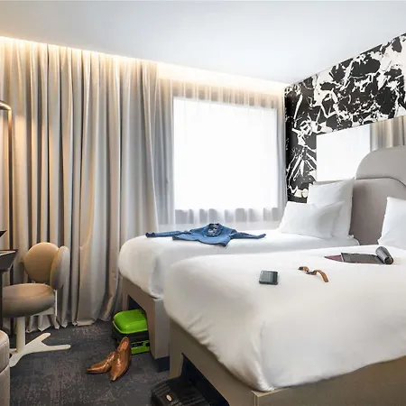 Hotel Tribe Paris La Defense Esplanade 4*
