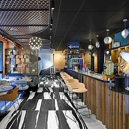 Hotel Tribe Paris La Defense Esplanade