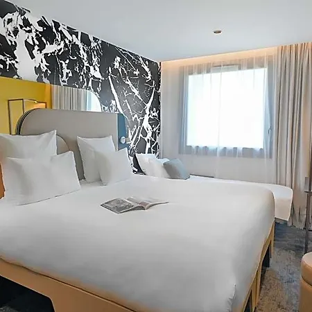 Hotel Tribe Paris La Defense Esplanade