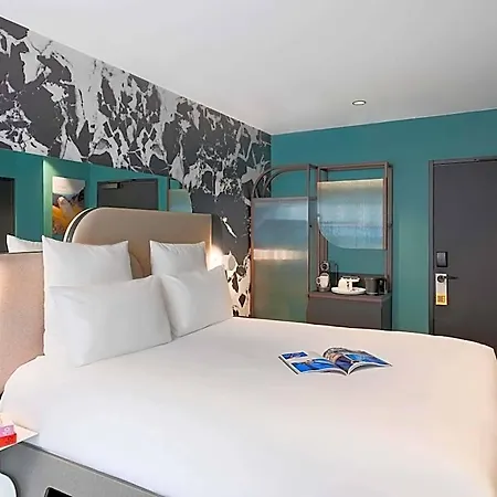 Tribe Paris La Defense Esplanade Hotel 4*