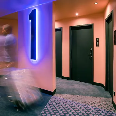 Hotel Tribe Paris La Defense Esplanade