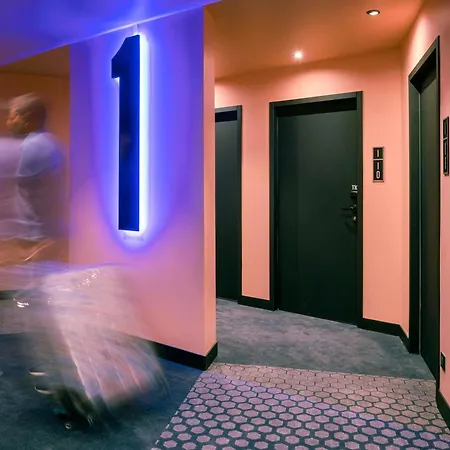 Tribe Paris La Defense Esplanade 4* Courbevoie