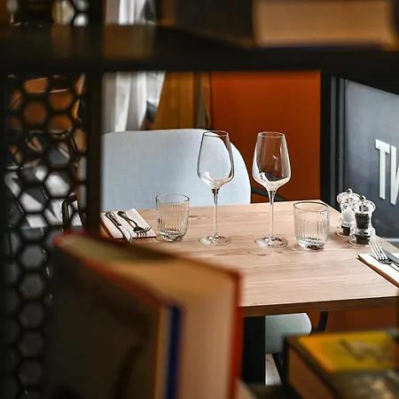 Tribe Paris La Defense Esplanade Hotel 4*