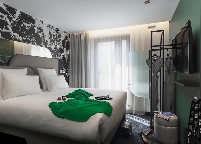 호텔 Tribe Paris La Defense Esplanade 4*