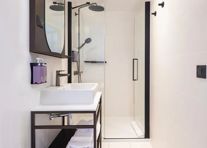 호텔 Tribe Paris La Defense Esplanade 4*