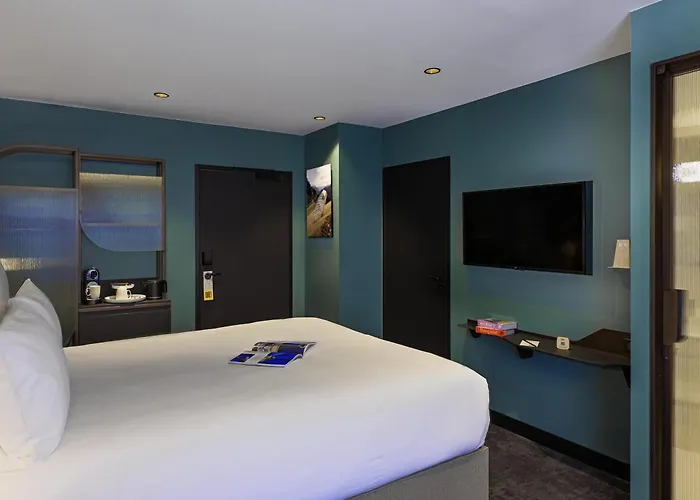 Tribe Paris La Defense Esplanade 4* 쿠르브부아