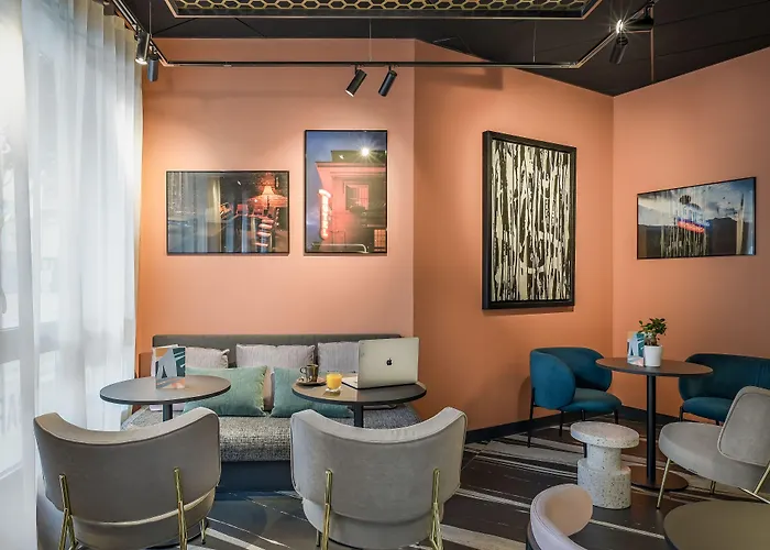 Tribe Paris La Defense Esplanade 4*