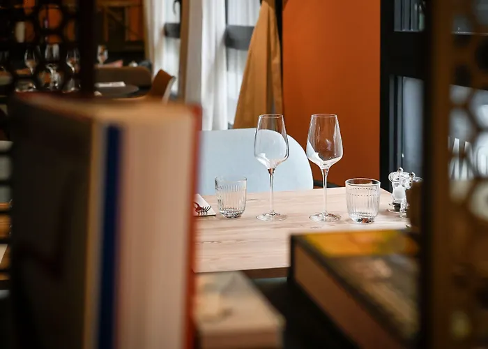 Tribe Paris La Defense Esplanade 호텔 4*