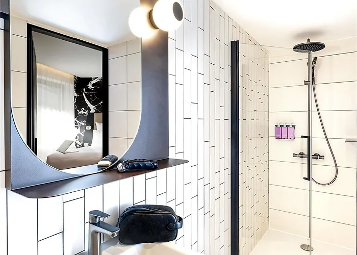 Tribe Paris La Defense Esplanade 4* 쿠르브부아
