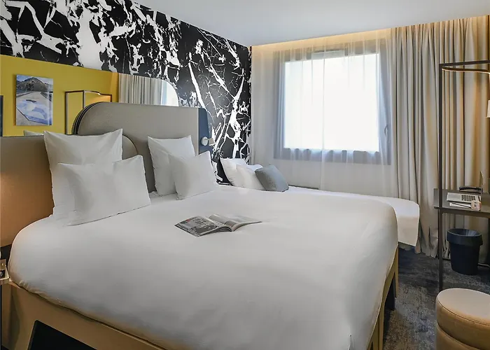 Tribe Paris La Defense Esplanade 쿠르브부아