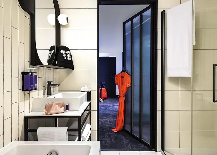 호텔 Tribe Paris La Defense Esplanade 4*