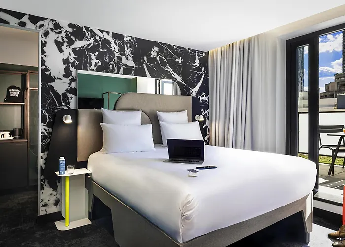 호텔 Tribe Paris La Defense Esplanade 4*