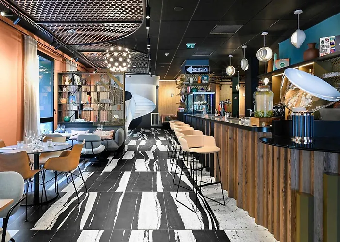 호텔 Tribe Paris La Defense Esplanade 쿠르브부아